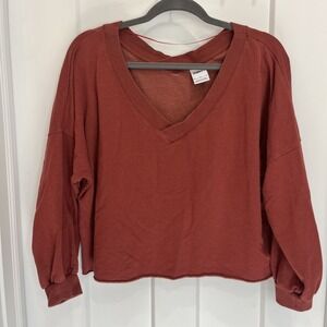 Nike Yoga Women's Cropped Sweatshirt Small Rust Red V-Neck Dropped Shoulder Sz M